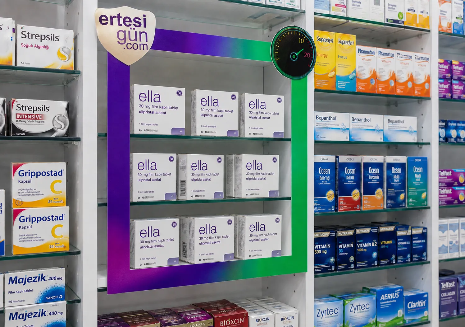 Eczane rafında Ella ürünlerini çevreleyen mor ve yeşil Ella raf çerçevesi uygulaması