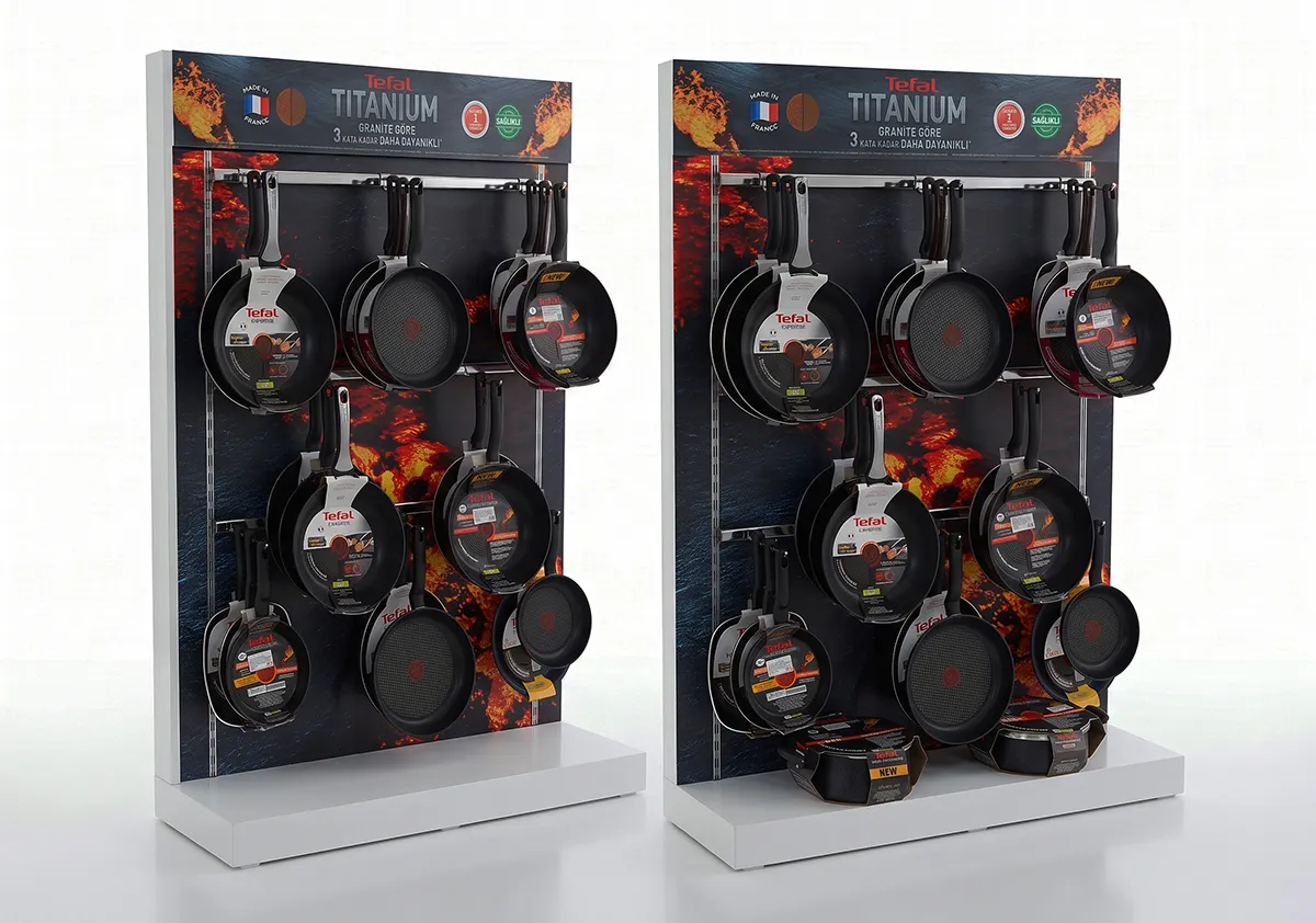 Tefal tava ve tencere ürünleri için tasarlanmış ayaklı metal teşhir standı