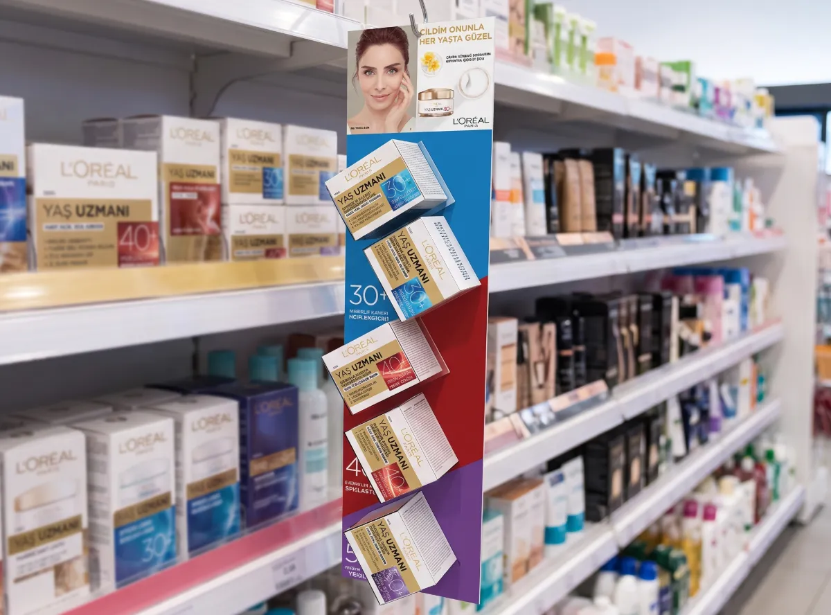 L'Oréal Yaş Uzmanı raf önü asalak standı